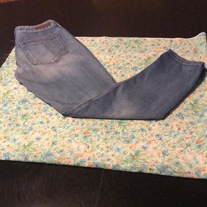 4/$10🌻🌻Blue denim low rise express jeans